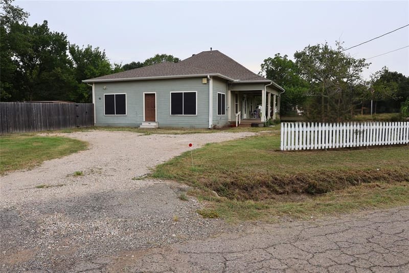 210 Hopkins, Alba TX 75410 - Photo 36