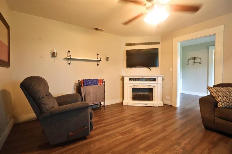 210 Hopkins, Alba TX 75410 - Photo 24