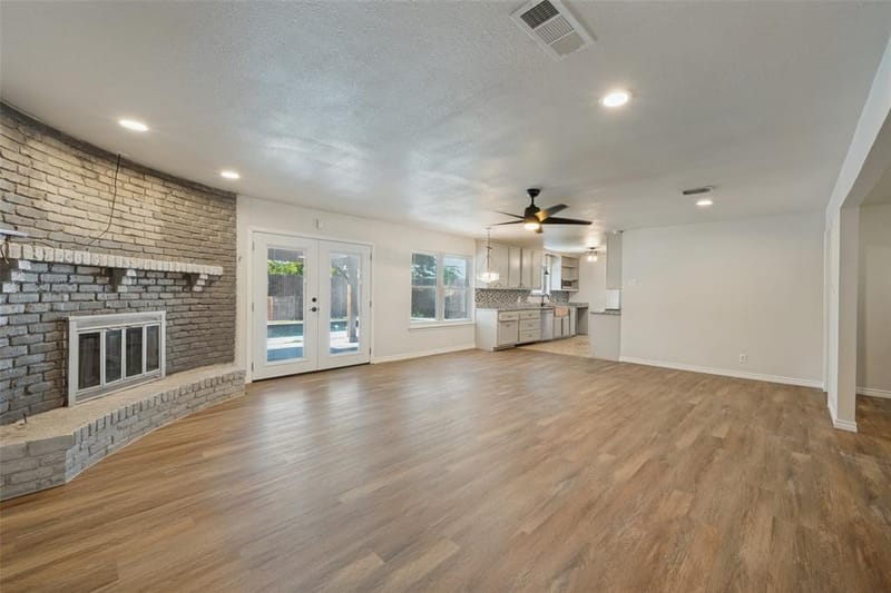 2400 W Lavender Lane, Arlington TX 76013 - Photo 10