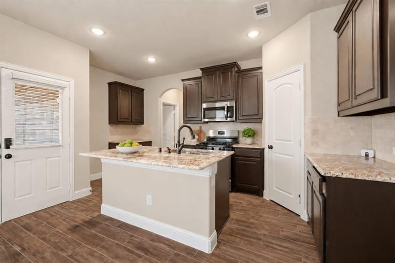 618 Redwood Drive, Greenville TX 75402 - Photo 9