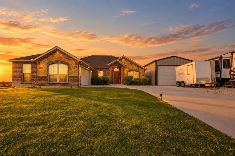 210 Timber Valley Court, Weatherford TX 76085 - Photo 2