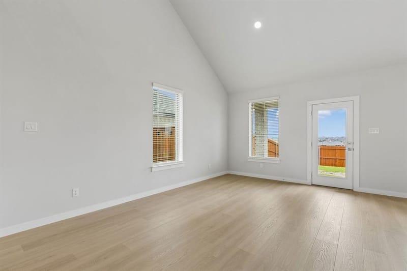 10624 Blakely Creek Road, Fort Worth TX 76126 - Photo 10