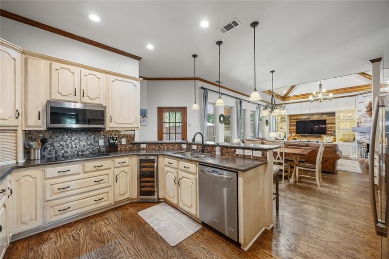 305 Brock Street, Coppell TX 75019 - Photo 12