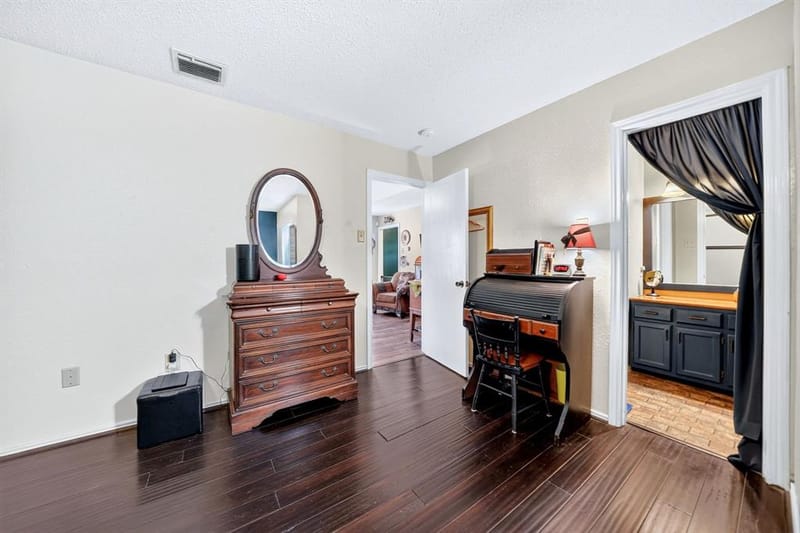 240 Dewey Court, Irving TX 75060 - Photo 17