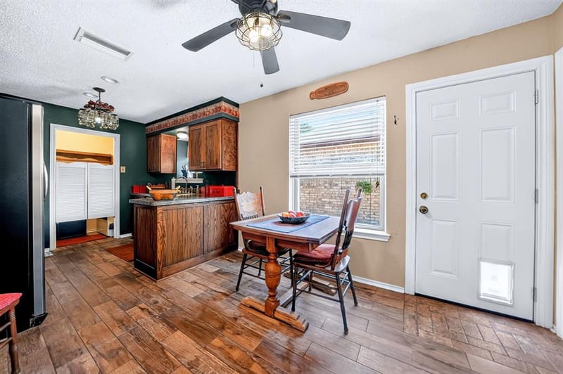 240 Dewey Court, Irving TX 75060 - Photo 11