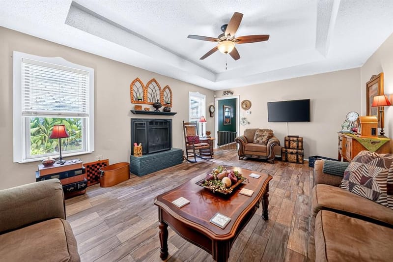 240 Dewey Court, Irving TX 75060 - Photo 8