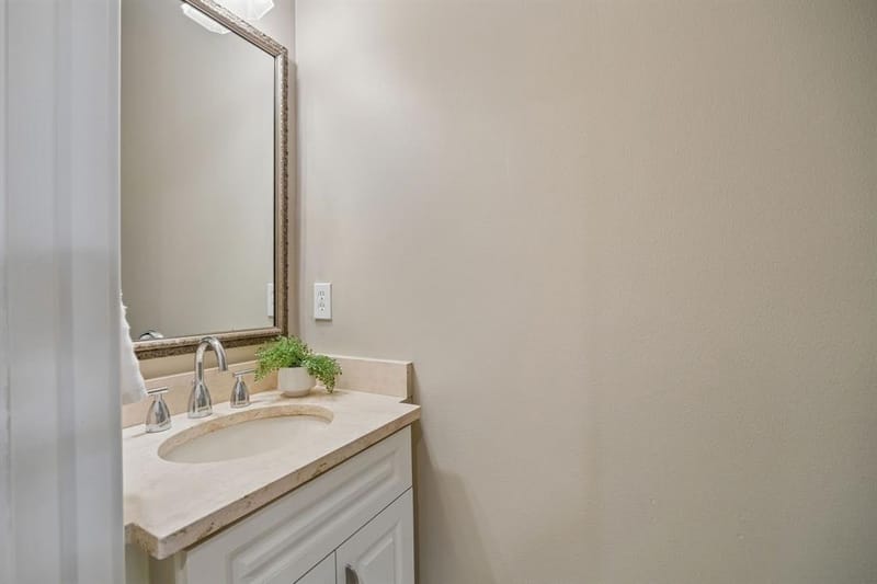 2606 Shelby Avenue # 102, Dallas TX 75219 - Photo 6