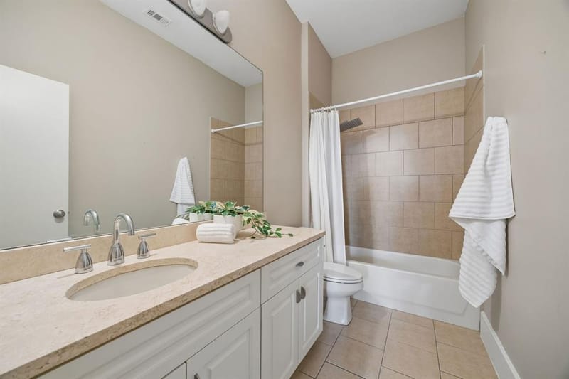 2606 Shelby Avenue # 102, Dallas TX 75219 - Photo 12