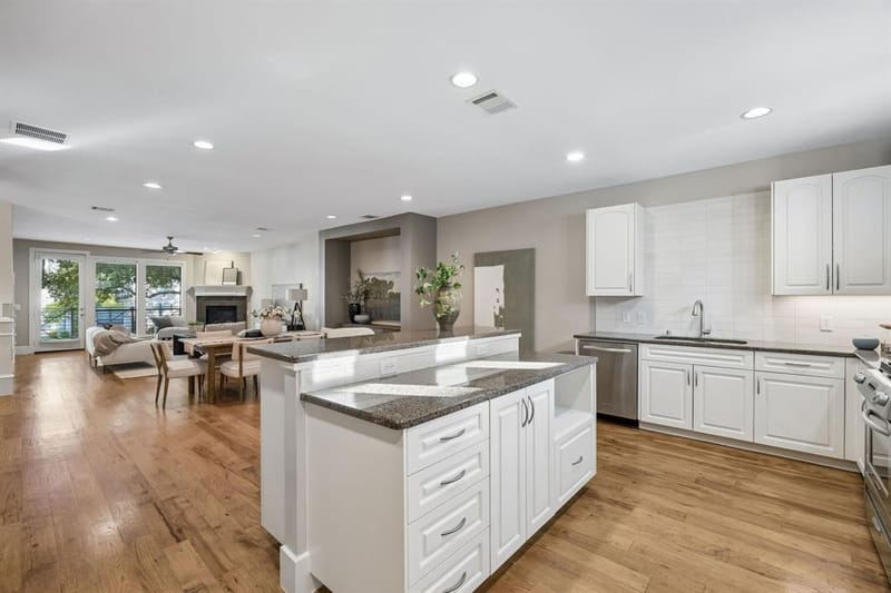 2606 Shelby Avenue # 102, Dallas TX 75219 - Photo 18