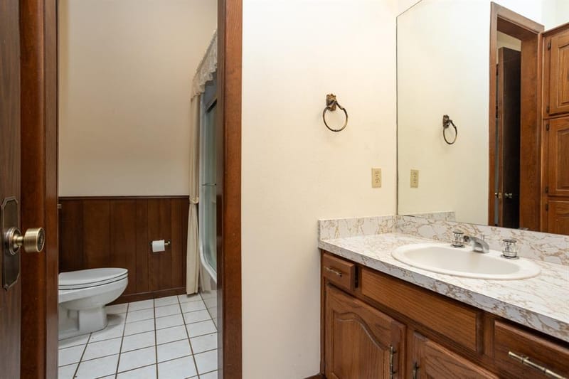 2300 W MAIN Street, Lancaster TX 75146 - Photo 36