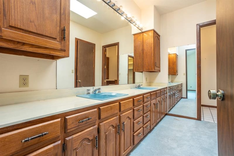 2300 W MAIN Street, Lancaster TX 75146 - Photo 32