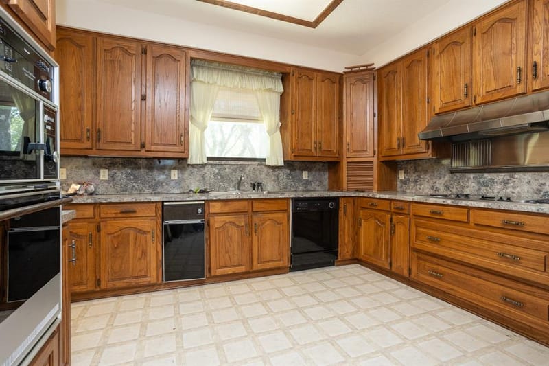 2300 W MAIN Street, Lancaster TX 75146 - Photo 20