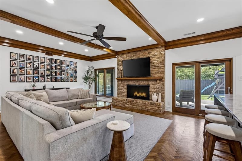 7108 Hunters Ridge Drive, Dallas TX 75248 - Photo 10