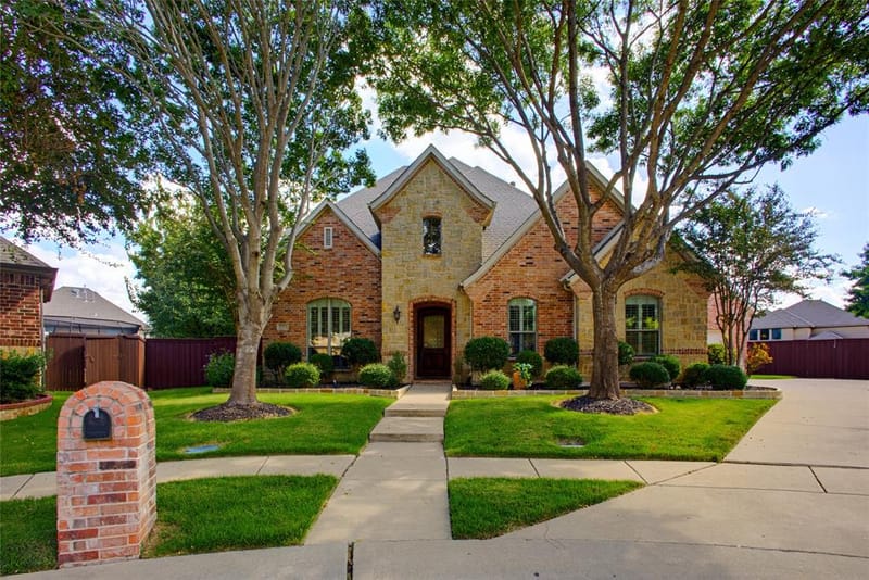 7501 Thistledown Drive, McKinney TX 75071 - Photo 3