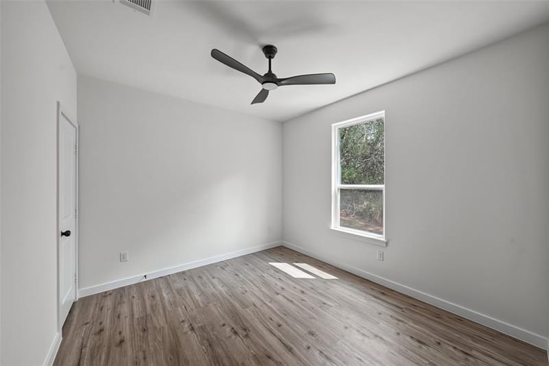 5822 Stonegate Circle, Granbury TX 76048 - Photo 12