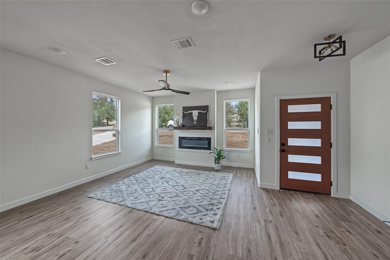 5822 Stonegate Circle, Granbury TX 76048 - Photo 3