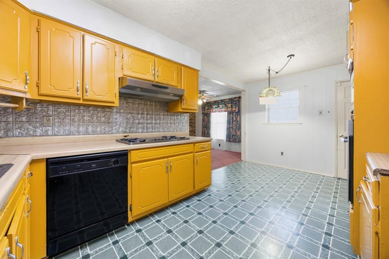 7235 Vecino Drive, Dallas TX 75241 - Photo 11
