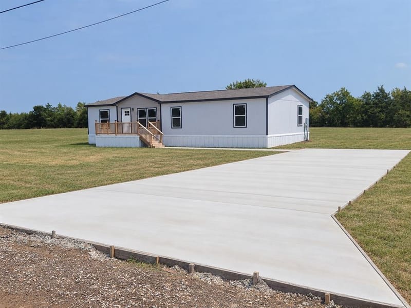 355 Largo Street, Bonham TX 75418