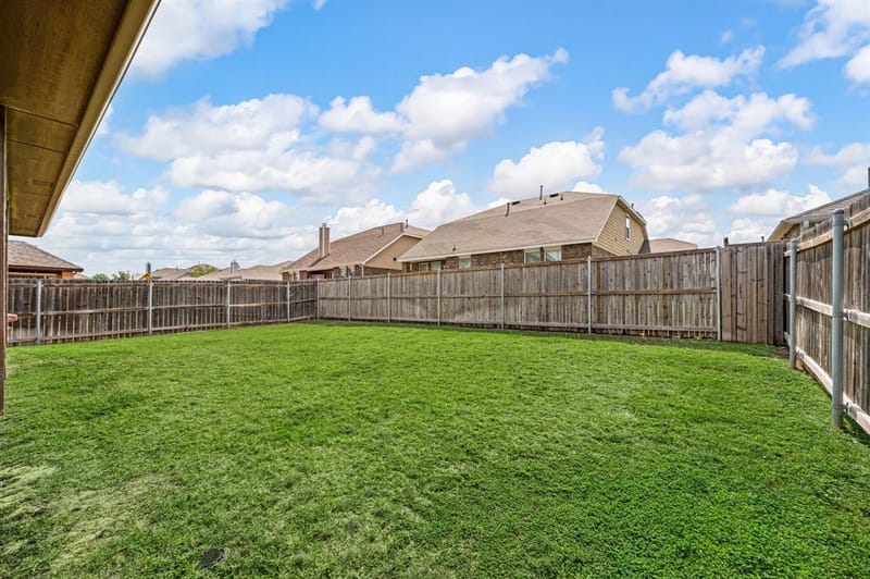 529 Branding Iron Trail, Fort Worth TX 76131 - Photo 5