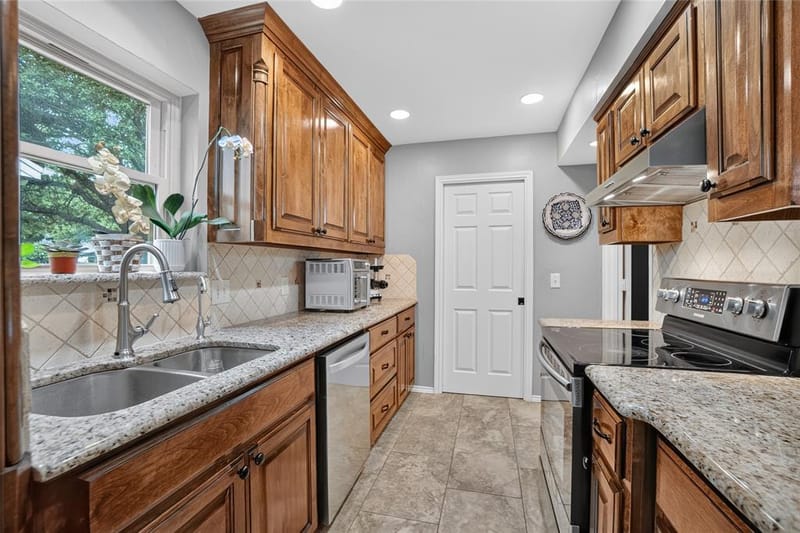 222 Inverness Drive, Trophy Club TX 76262 - Photo 20