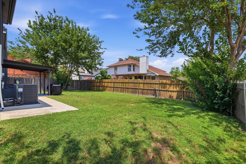 5321 Pocassett Drive, Arlington TX 76018 - Photo 3