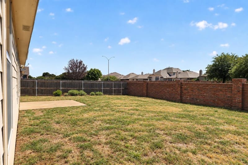 501 Roundrock Lane, Fort Worth TX 76140 - Photo 27