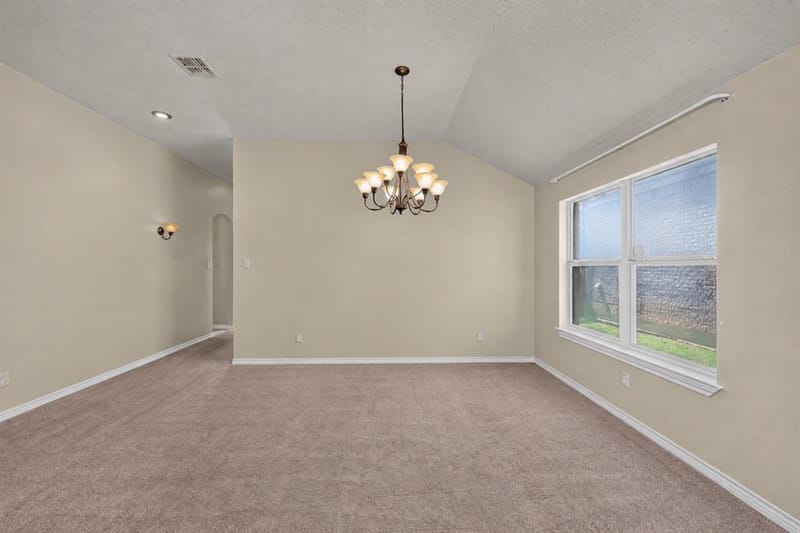 501 Roundrock Lane, Fort Worth TX 76140 - Photo 6