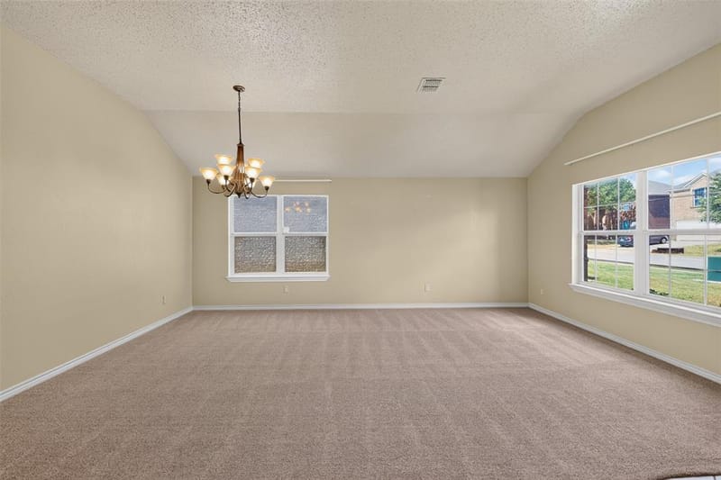 501 Roundrock Lane, Fort Worth TX 76140 - Photo 5