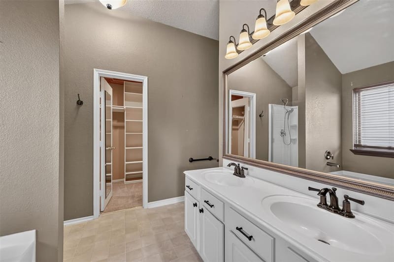 501 Roundrock Lane, Fort Worth TX 76140 - Photo 19