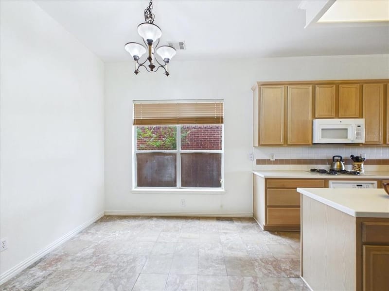 2117 Clubside Drive, Corinth TX 76210 - Photo 11
