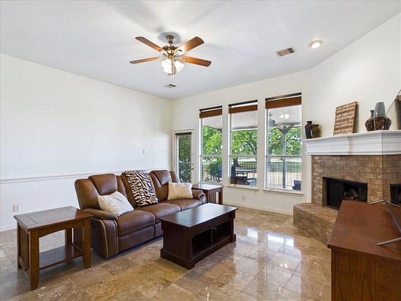2117 Clubside Drive, Corinth TX 76210 - Photo 8