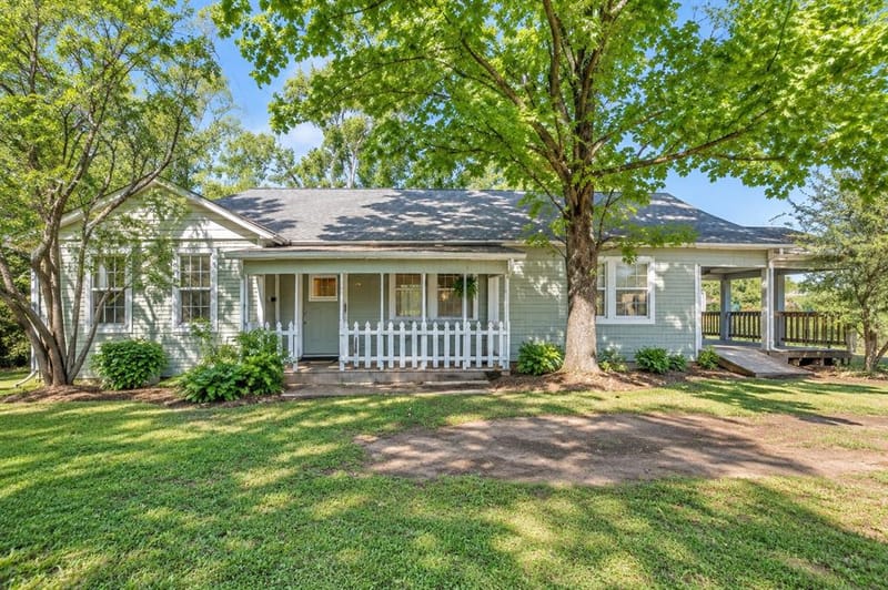 708 E Pine Street, Edgewood TX 75117