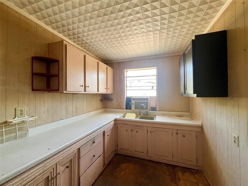 211 Lucas Drive, Early TX 76802 - Photo 9