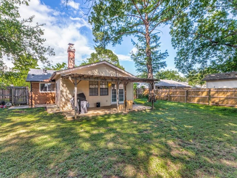 809 Meadowlark Drive, Mansfield TX 76063 - Photo 12