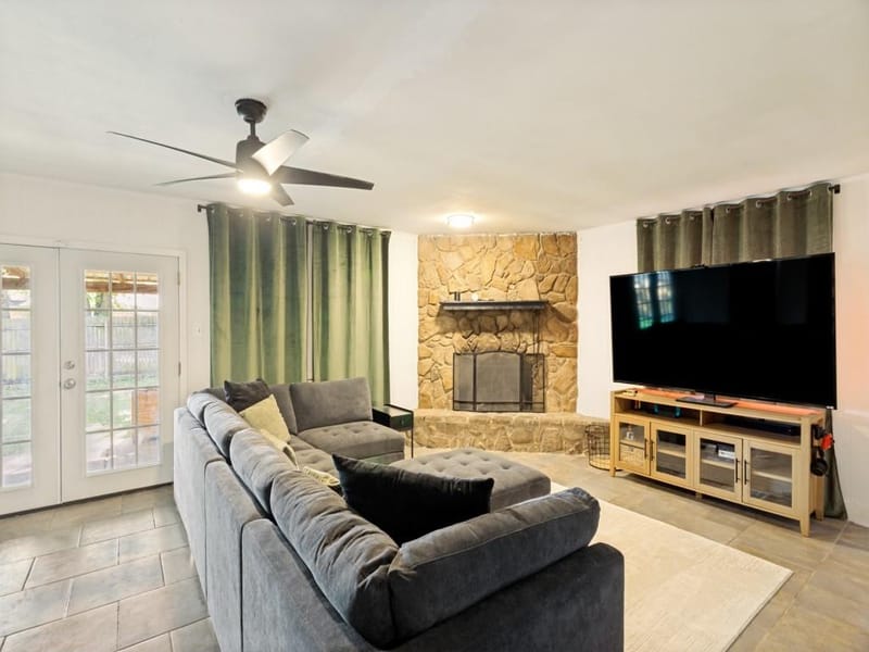809 Meadowlark Drive, Mansfield TX 76063 - Photo 4