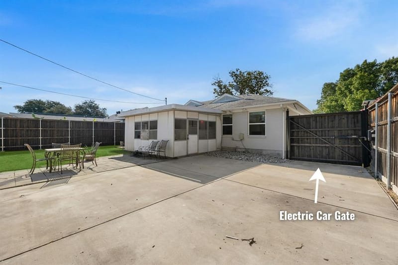 3727 Hawick Lane, Dallas TX 75220 - Photo 17