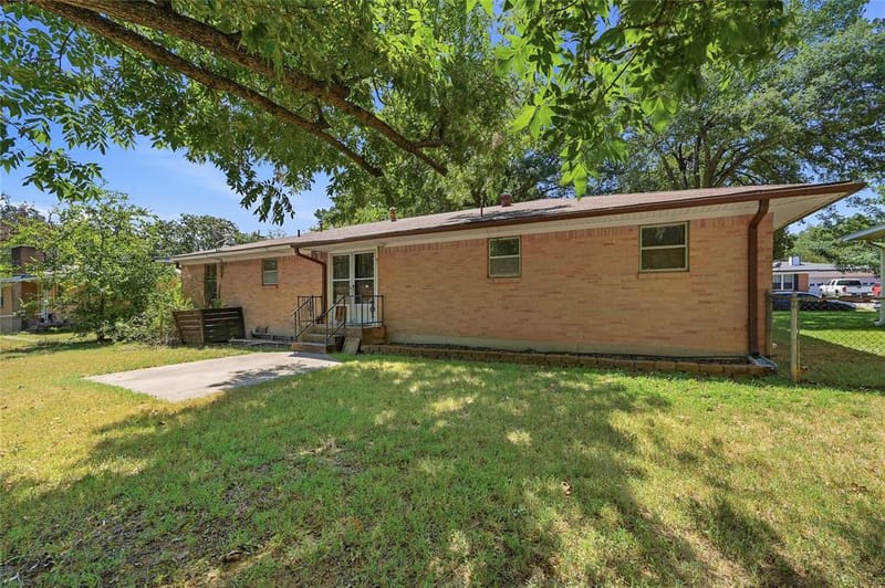 1303 Lafayette Drive, Denison TX 75020 - Photo 26