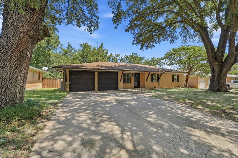 1303 Lafayette Drive, Denison TX 75020