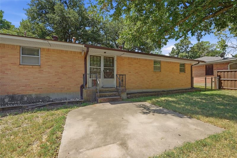 1303 Lafayette Drive, Denison TX 75020 - Photo 25