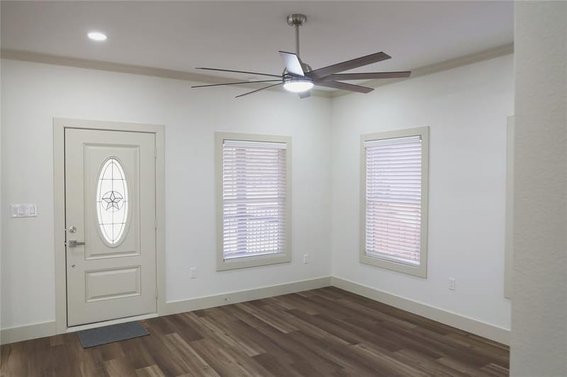 1417 Circle Park Boulevard, Fort Worth TX 76164 - Photo 7