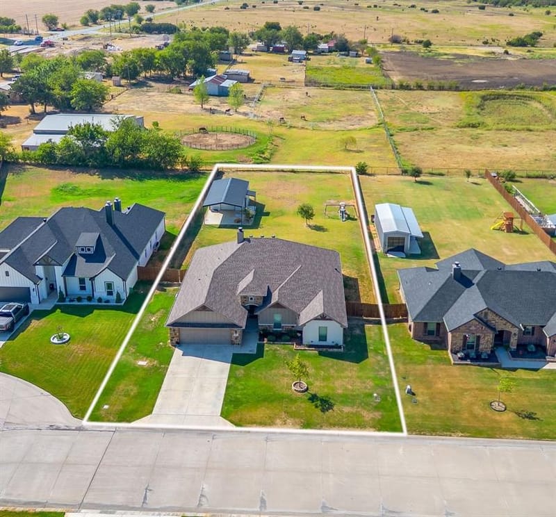 103 Tall Pine Drive, Godley TX 76044 - Photo 2
