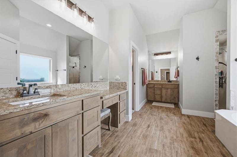 110 Oak View Drive, Godley TX 76044 - Photo 13