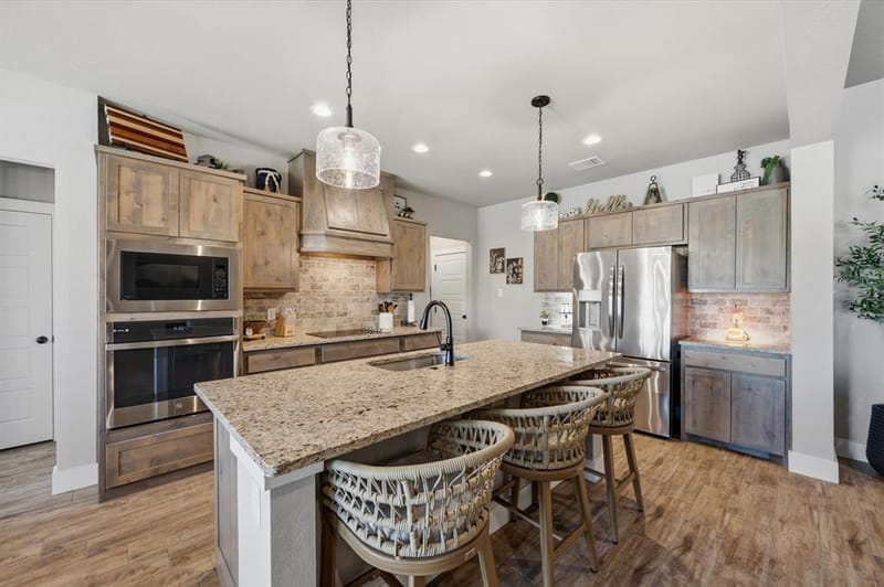 110 Oak View Drive, Godley TX 76044 - Photo 7