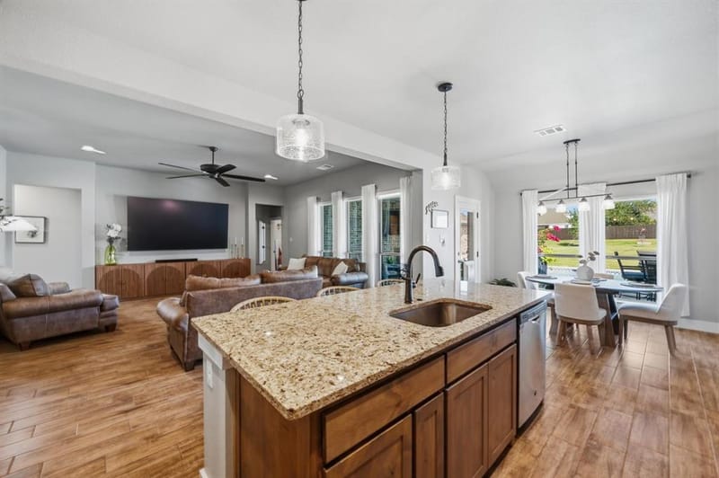 110 Oak View Drive, Godley TX 76044 - Photo 8