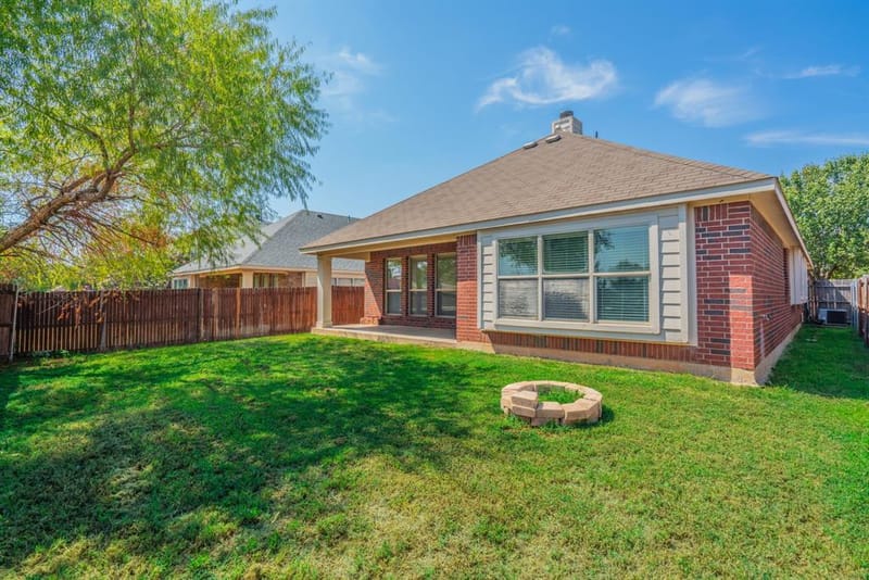 712 Cheryl Street, Crowley TX 76036 - Photo 23