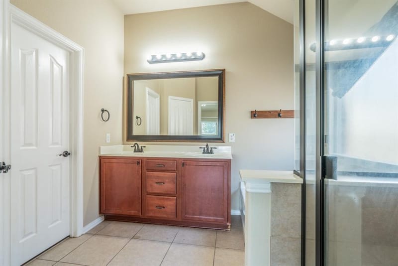 712 Cheryl Street, Crowley TX 76036 - Photo 13