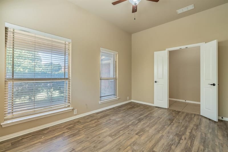 712 Cheryl Street, Crowley TX 76036 - Photo 16