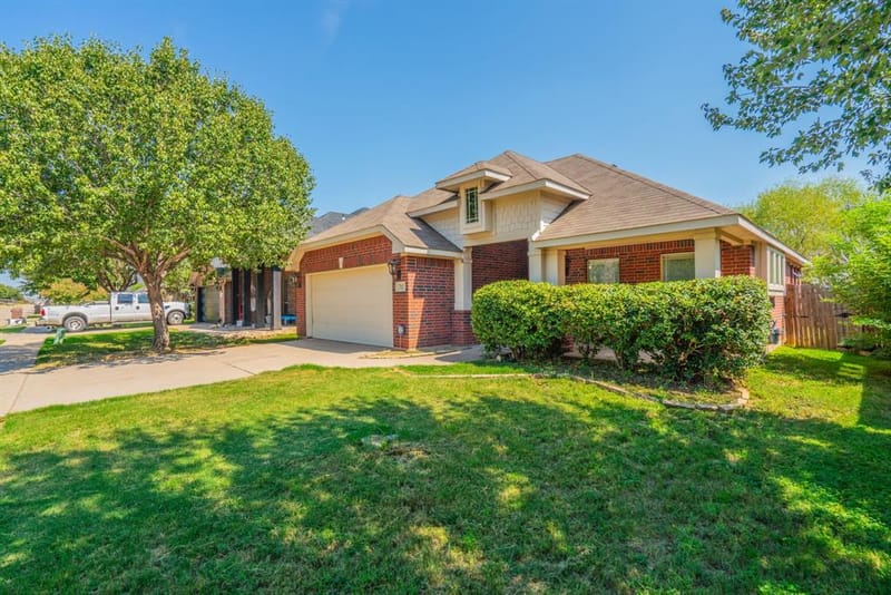 712 Cheryl Street, Crowley TX 76036 - Photo 22