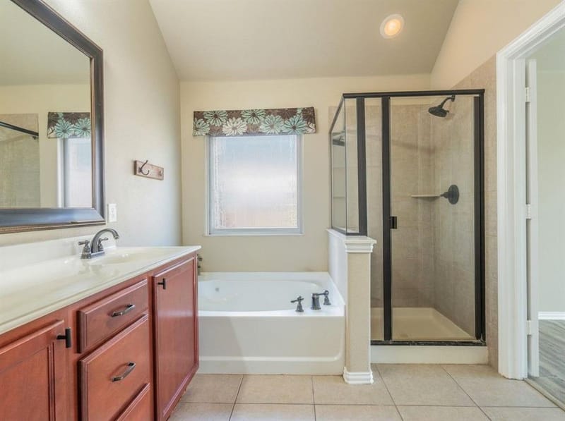 712 Cheryl Street, Crowley TX 76036 - Photo 14