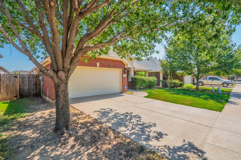 712 Cheryl Street, Crowley TX 76036 - Photo 21
